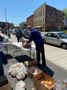 Picture of Kevin Day assembling Food